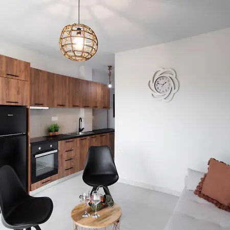 Διαμέρισμα Birds - Shared Pool Access Νικιάνα