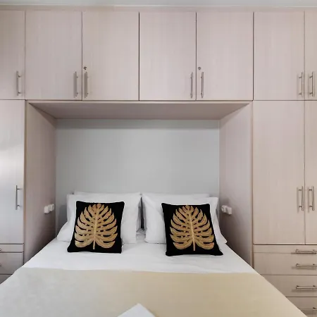 Birds - Shared Pool Access Διαμέρισμα *