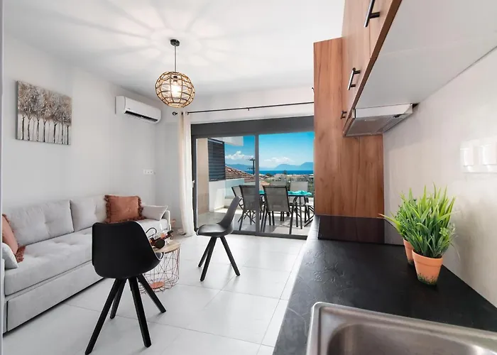 Διαμέρισμα Birds - Shared Pool Access Νικιάνα